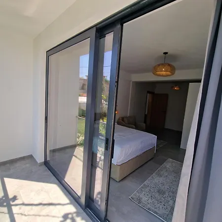 Arta'S Beach Apartments